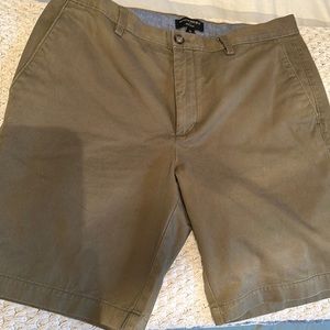 Banana republic Aiden short size 34 - 9 inch inseam. Perfect condition.